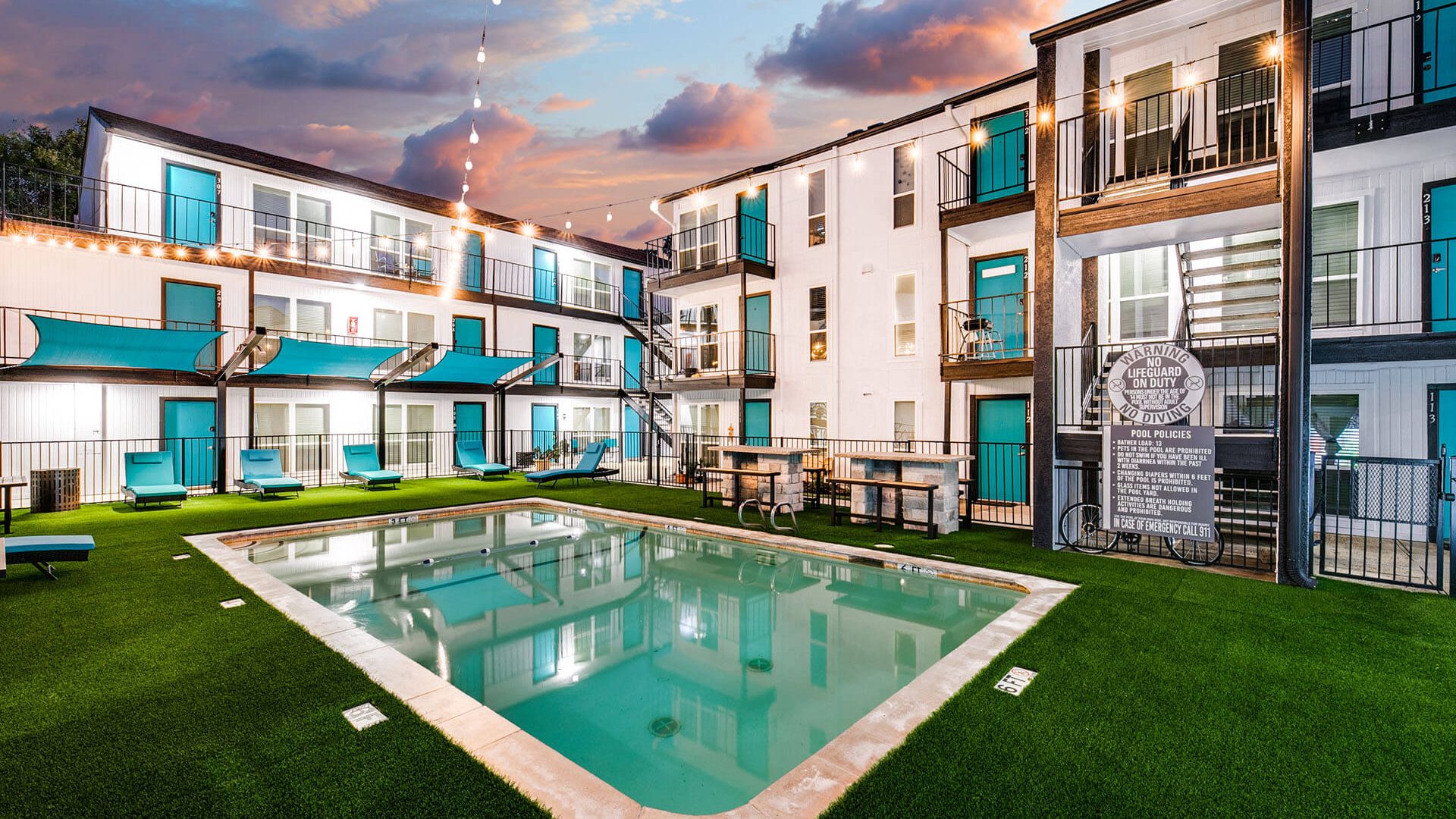 The resort pool at Prescott