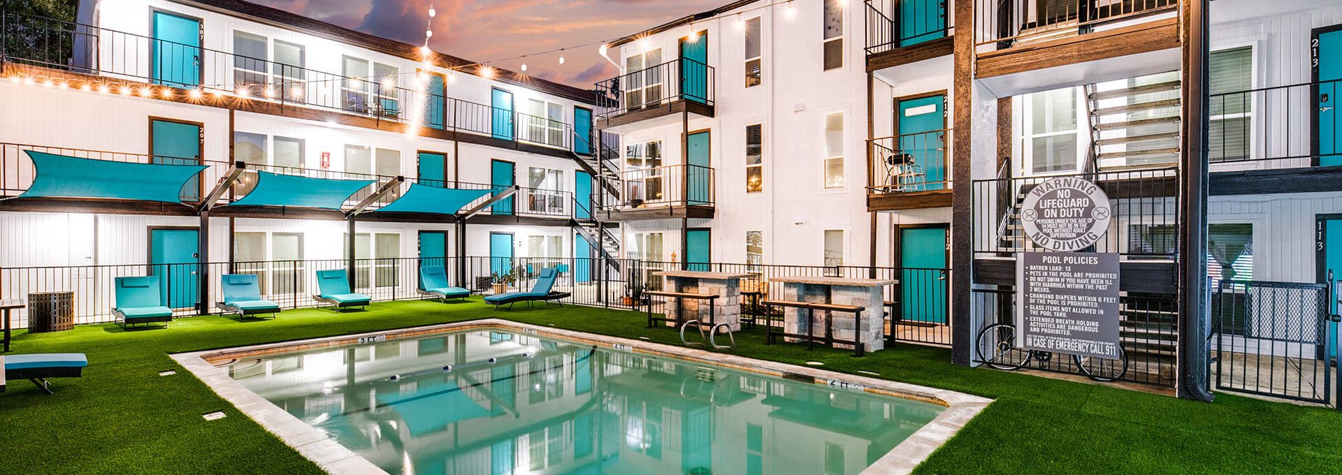 The resort pool at Prescott